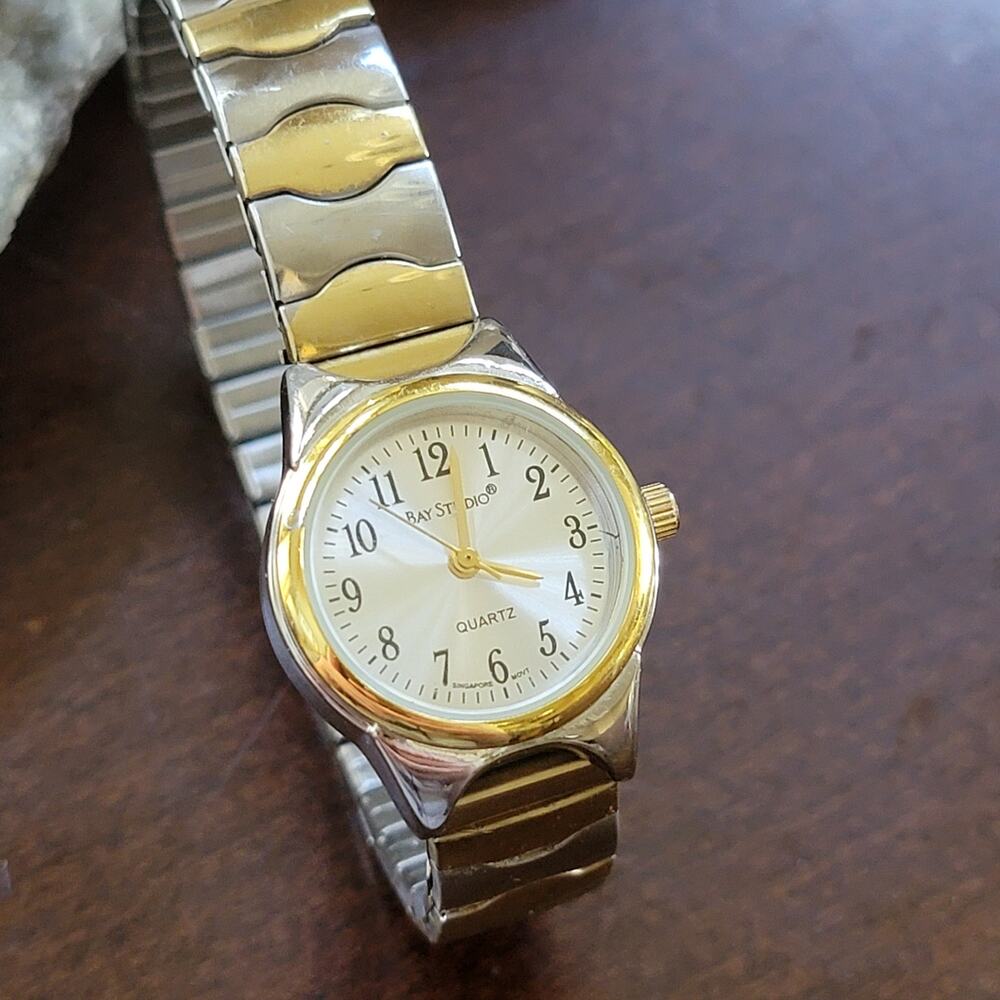 Vintage Watches Bay Studio Quartz Watch Two-Tone Gold Silver Stretch Band Retro